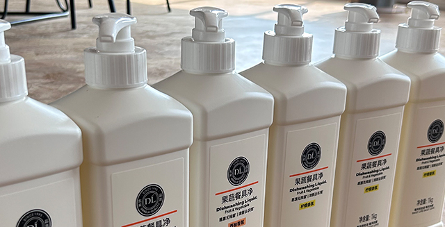 情暖三八节 关怀暖人心